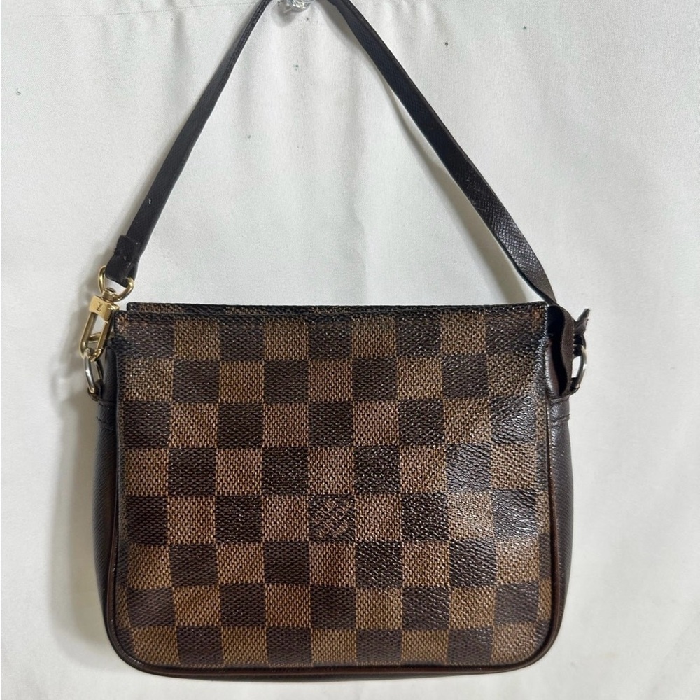 Louis Vuitton Accessories Pouch Bag